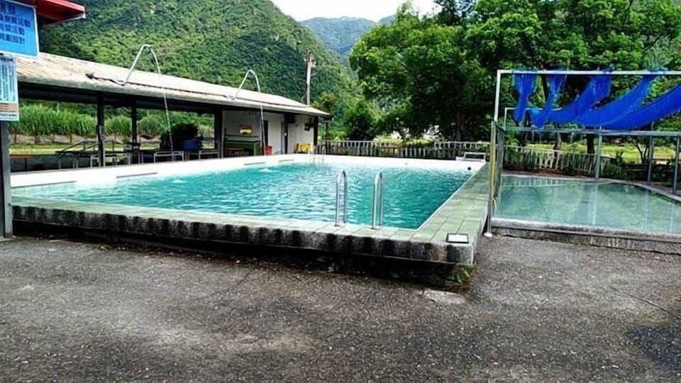 Phoenix Landscaping B&B Hotel in Taiwan, Province of China