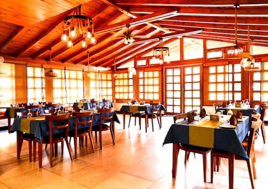Foxoso Misty Oaks Resort Hotel in Uttarakhand