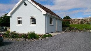 Villa Pio Luxury Apartment 3km from historic Cong, Ashford Castle, Lodge Ashford Hotel in County Mayo