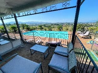 Sleeps 4 Apt 2 in Spoleto - Stunning grounds Panoramic views all around you Hotel in Spoleto