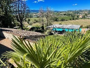 Sleeps 4 Apt 2 in Spoleto - Stunning grounds Panoramic views all around you Hotel in Spoleto
