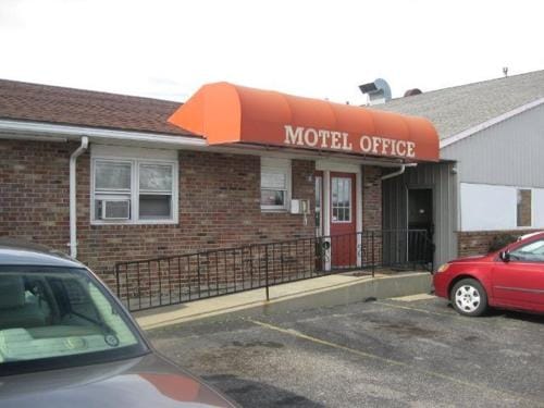 Red Carpet Inn (formerly Royal Inn) Motel in Terre Haute