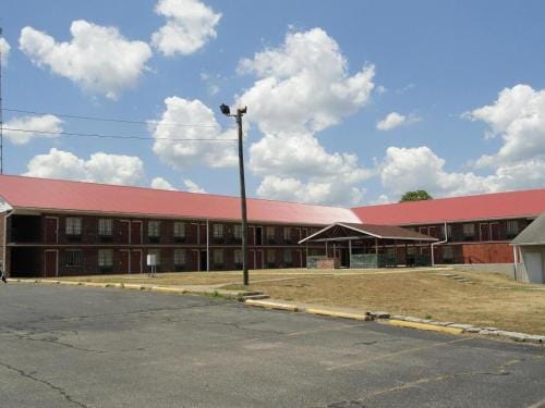 Red Carpet Inn (formerly Royal Inn) Motel in Terre Haute