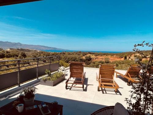 Phaedra House For Relaxing Holidays Near Platanias Hotel in Crete