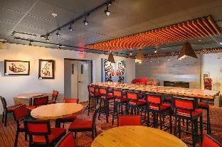 Skwachays Lodge Hotel in Vancouver