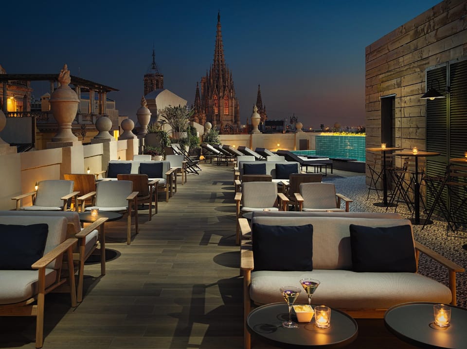 Poolside bar
