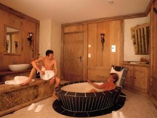 Wellnesshotel Engadin Hotel in Canton of Grisons