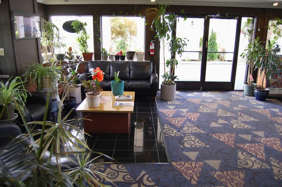 Western Inn Lakewood Motel in Lakewood