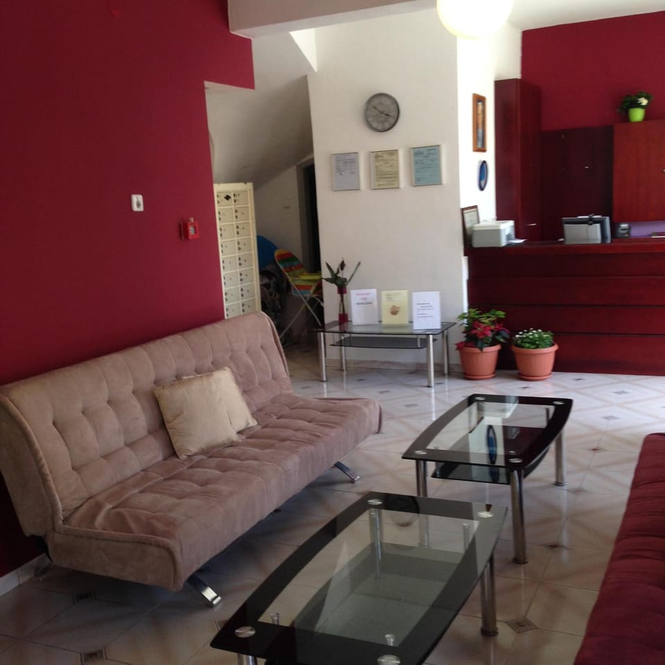 Shared lounge/TV area