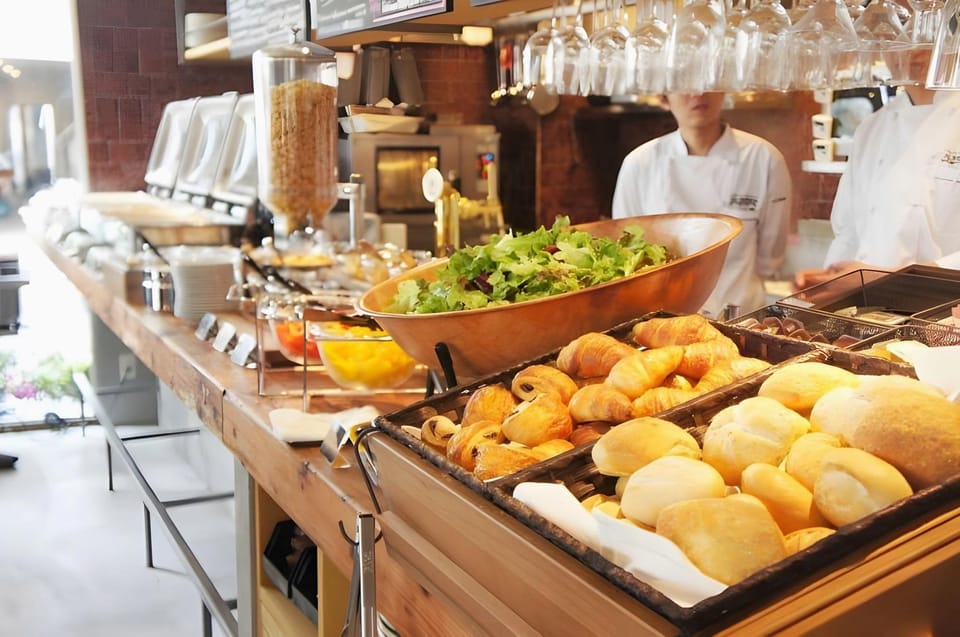 Hotel Livemax BUDGET Shimbashi Hotel in Kanagawa Prefecture