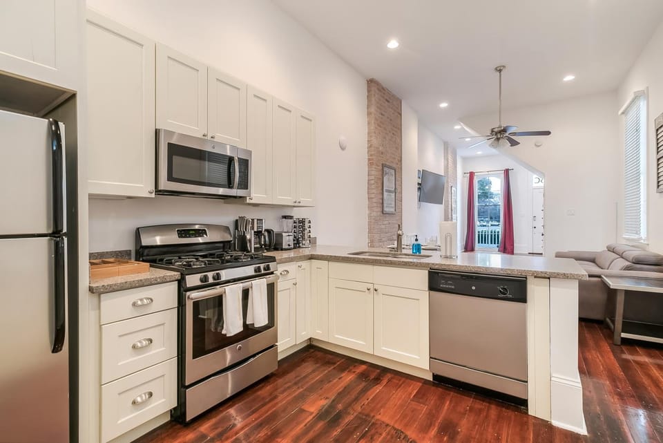 Spacious 2BR in Prime Garden District Location w Pool Hotel in Warehouse District