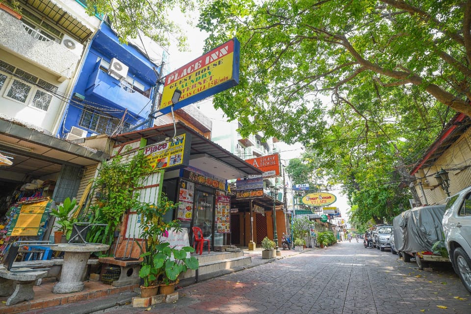 OYO 938 Place Inn Hotel in Bangkok