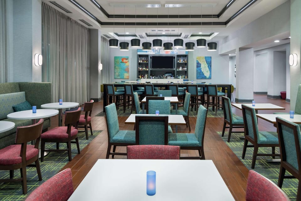 Hampton Inn & Suites Orlando Airport @ Gateway Village Hotel in Orlando
