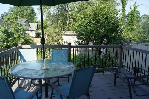 Pelican guest house. Village style living. Spend vacation time in Eco place! Hotel in Buffalo