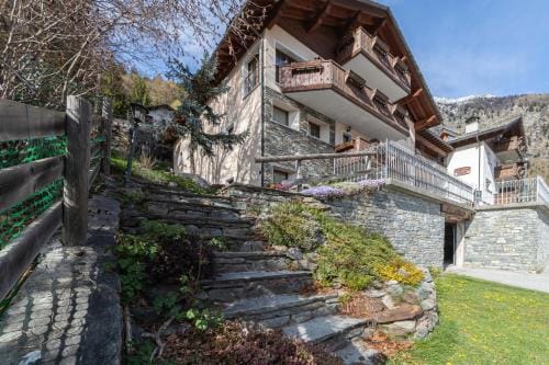Residence Larice Bianco App n2 Hotel in Canton of Grisons
