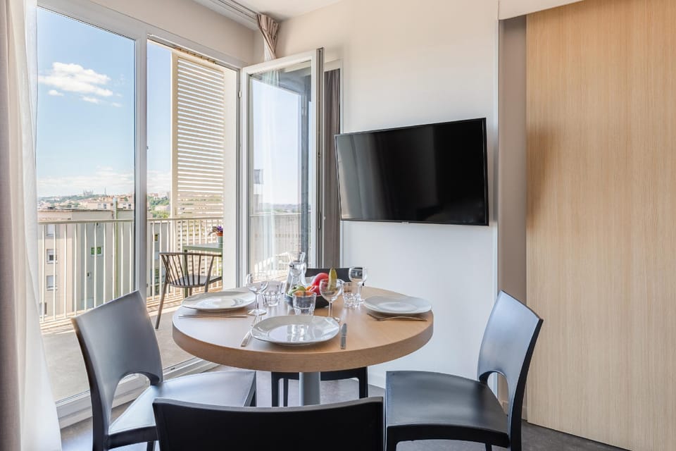 Appart'City Confort Lyon Cité Internationale Apartment hotel in Caluire-et-Cuire