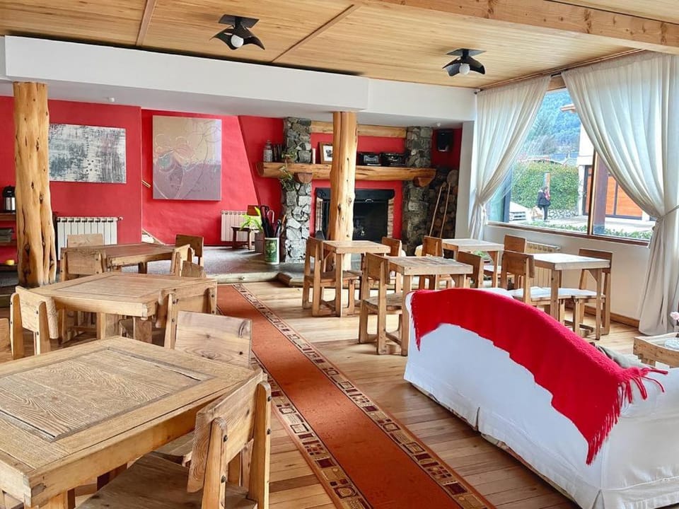 Posta de los Colonos Hotel in Villa La Angostura