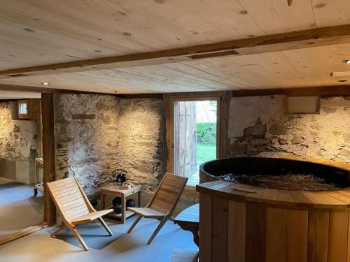 Alpen Charme - Chalet d'Hotes et SPA Hotel in Canton of Valais
