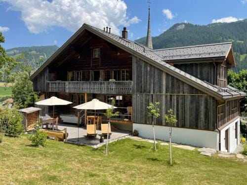 Alpen Charme - Chalet d'Hotes et SPA Hotel in Canton of Valais