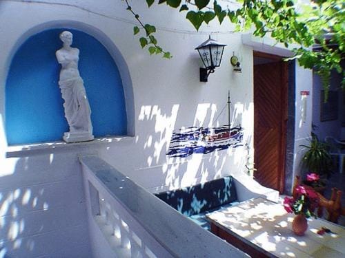 Semiramis Hotel Hotel in Milos