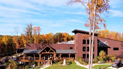 Fire And Rainfall Rooms Hotel in Indiana