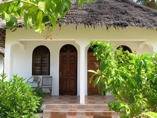 Blue Earth Bungalows Lodge in Tanzania