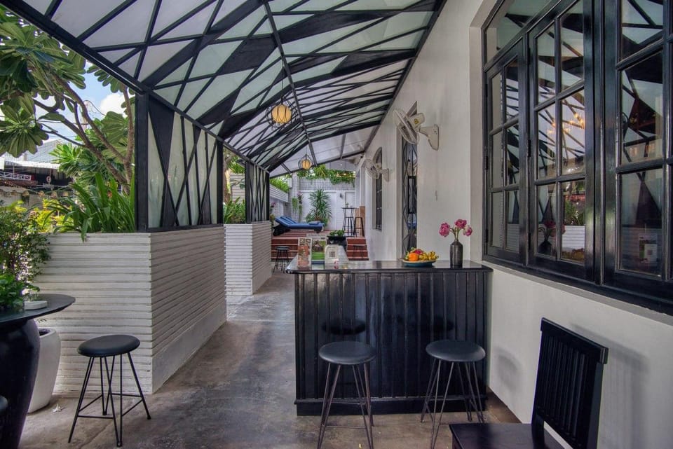 Poolside bar