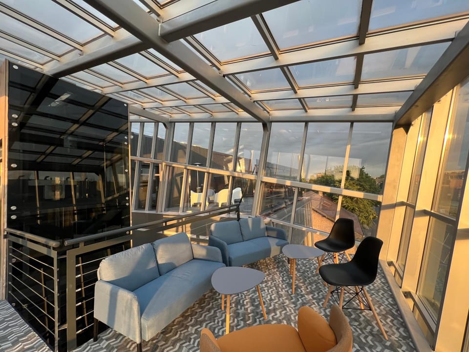 Shared lounge/TV area