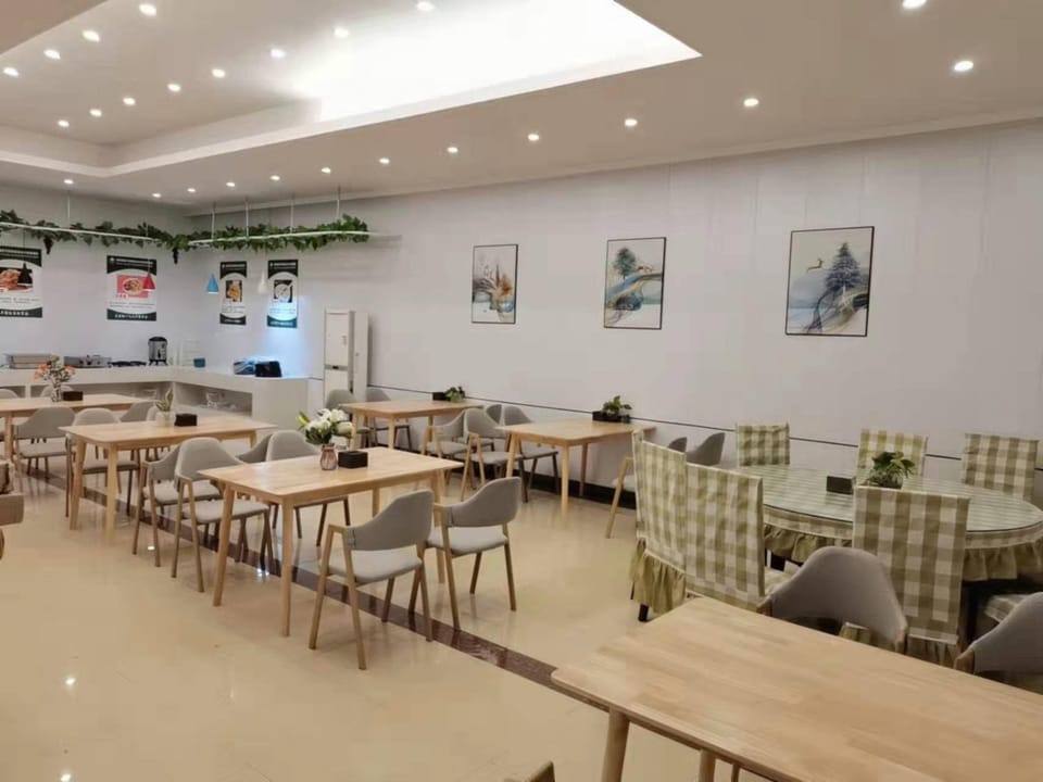 GreenTree Inn ZhenJiang Jurong New Bus Station Express Hotel Hotel in Nanjing