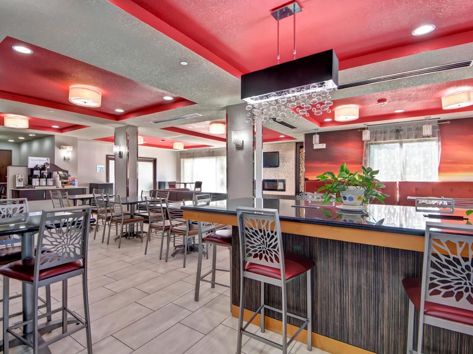 Holiday Inn Express and Suites Oklahoma City North By IHG Hotel in Oklahoma City