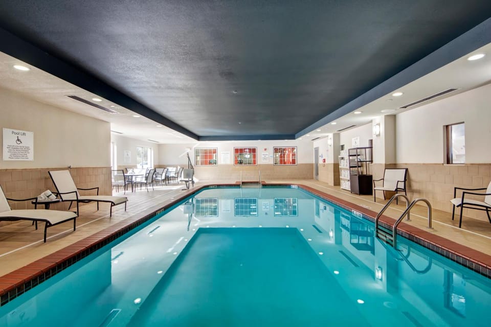 Holiday Inn Express and Suites Oklahoma City North By IHG Hotel in Oklahoma City