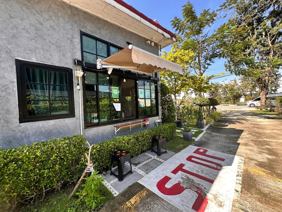 Viphuanan Resort Hostel in Pattaya City