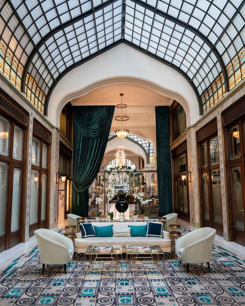 Four Seasons Hotel Gresham Palace Budapest Hotel in Budapest
