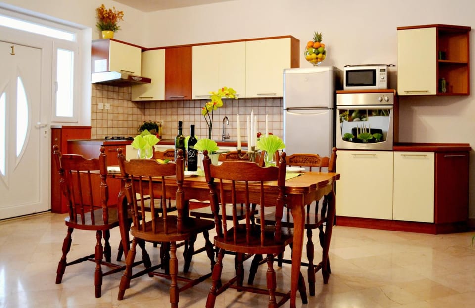 Apartments Lina Hotel in Dubrovnik-Neretva County