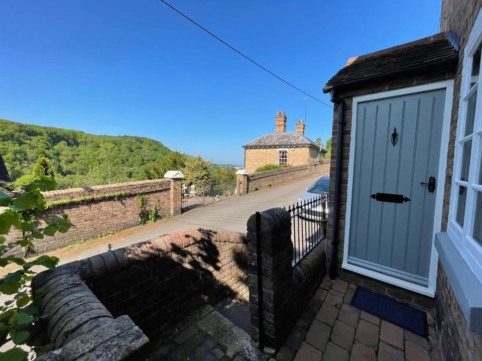 Carrow Cottage Hotel in Telford