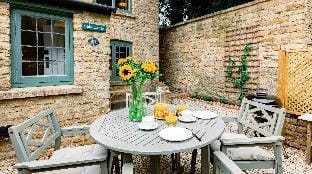 Cedar Cottage Hotel in Chipping Norton