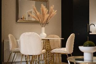 West End Retreat - SJA Stays - 2 Bed Apartment Hotel in Aberdeen