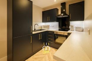 West End Retreat - SJA Stays - 2 Bed Apartment Hotel in Aberdeen