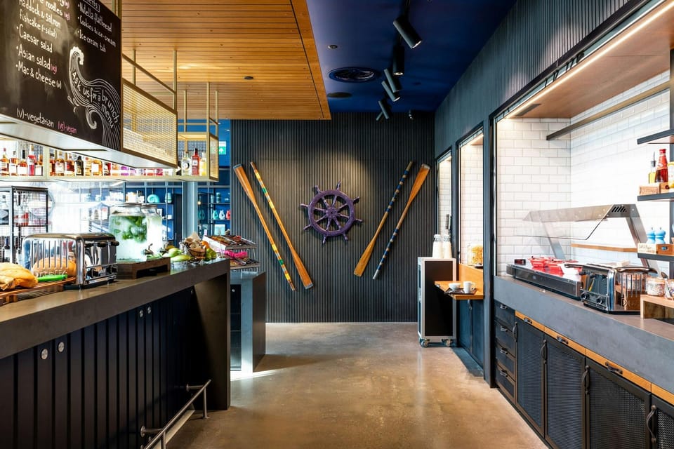 Moxy Plymouth Hotel in Plymouth