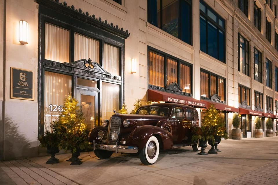 ROOST Detroit Hotel in Windsor