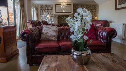 Manor Farm Holiday Cottages Hotel in Reighton
