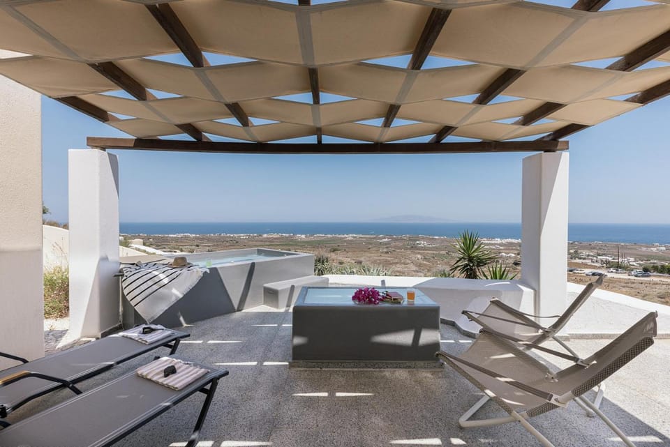 GTK Santorini Oia Sunset Villas Hotel in Oia