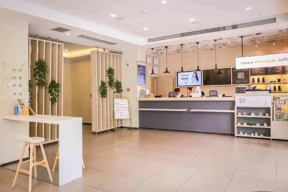 Hanting Hotel Hangzhou West Lake Wulin Square Hotel in Hangzhou