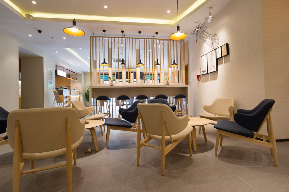 Hanting Hotel Tianjin Huayuan Hotel in Tianjin