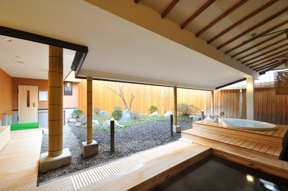 Hot spring bath