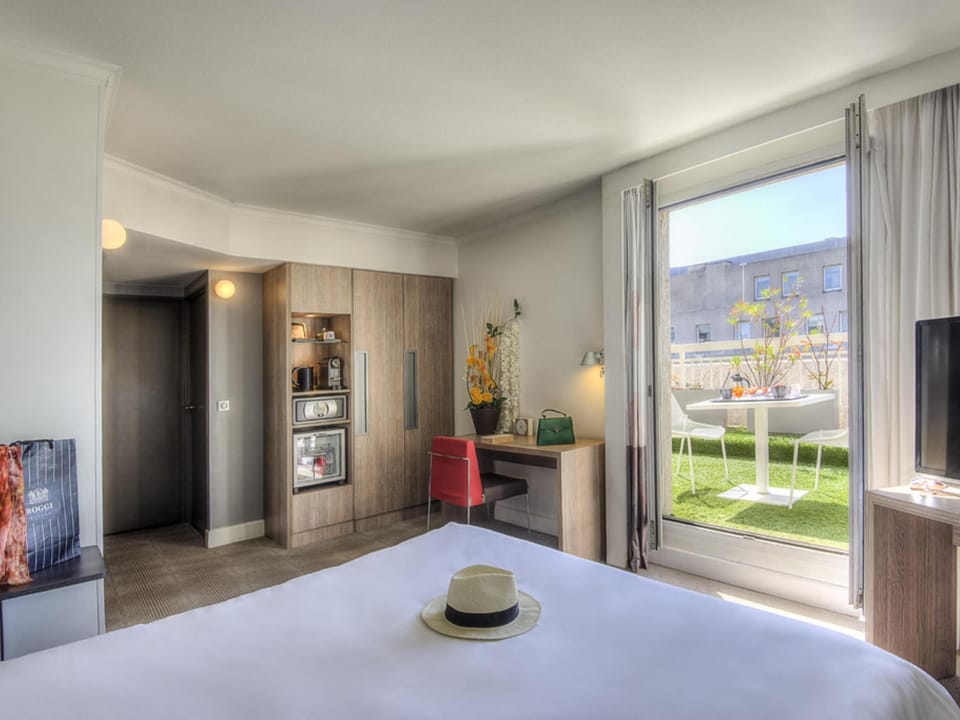 Guestroom
