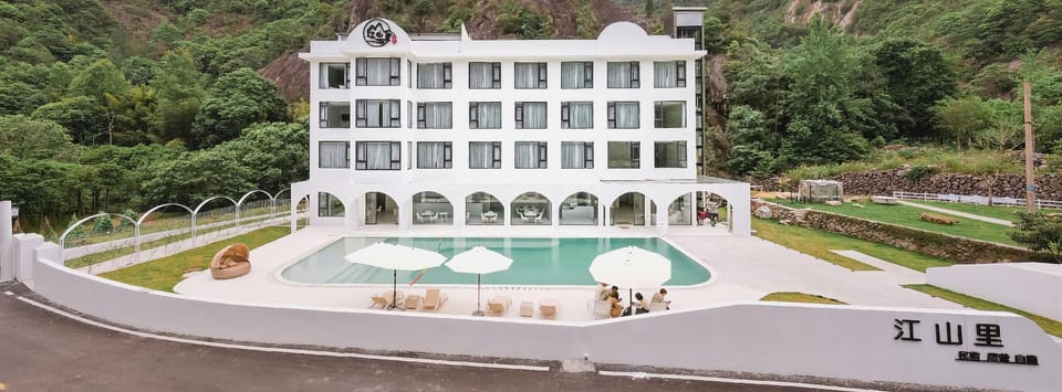 Jiangshanli Resort Hotel in Zhejiang