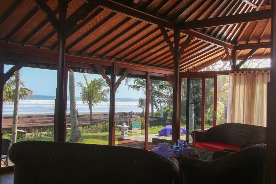 Bali Hai Island Resort Hotel in Pekutatan