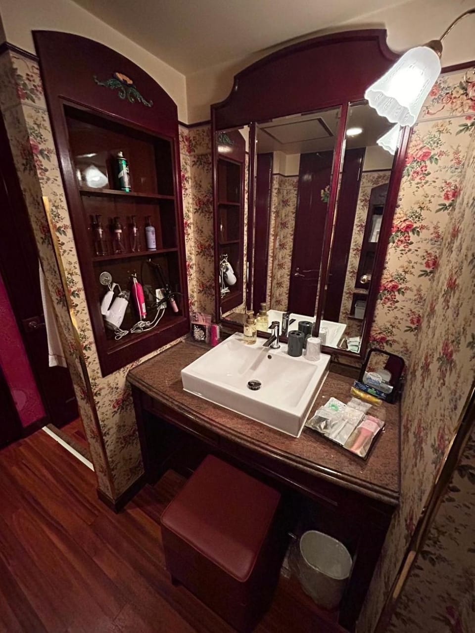 HOTEL D-CUBE 明石店 Love hotel in Hyogo Prefecture