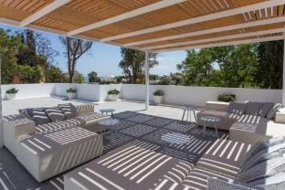 Lux Villa with private pool and garden. El Noruego Hotel in San Pedro de Alcántara